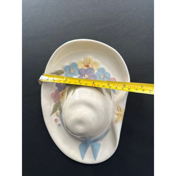 Vintage West Coast Pottery Ceramic Floral Bonnet Hat Wall Art Pocket Vase - Picture 10 of 11